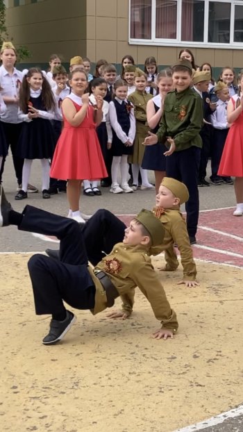 "Сквозь года звенит Победа" 